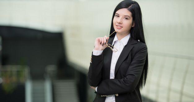 7 Tips Makeup yang Simpel untuk Wawancara Kerja